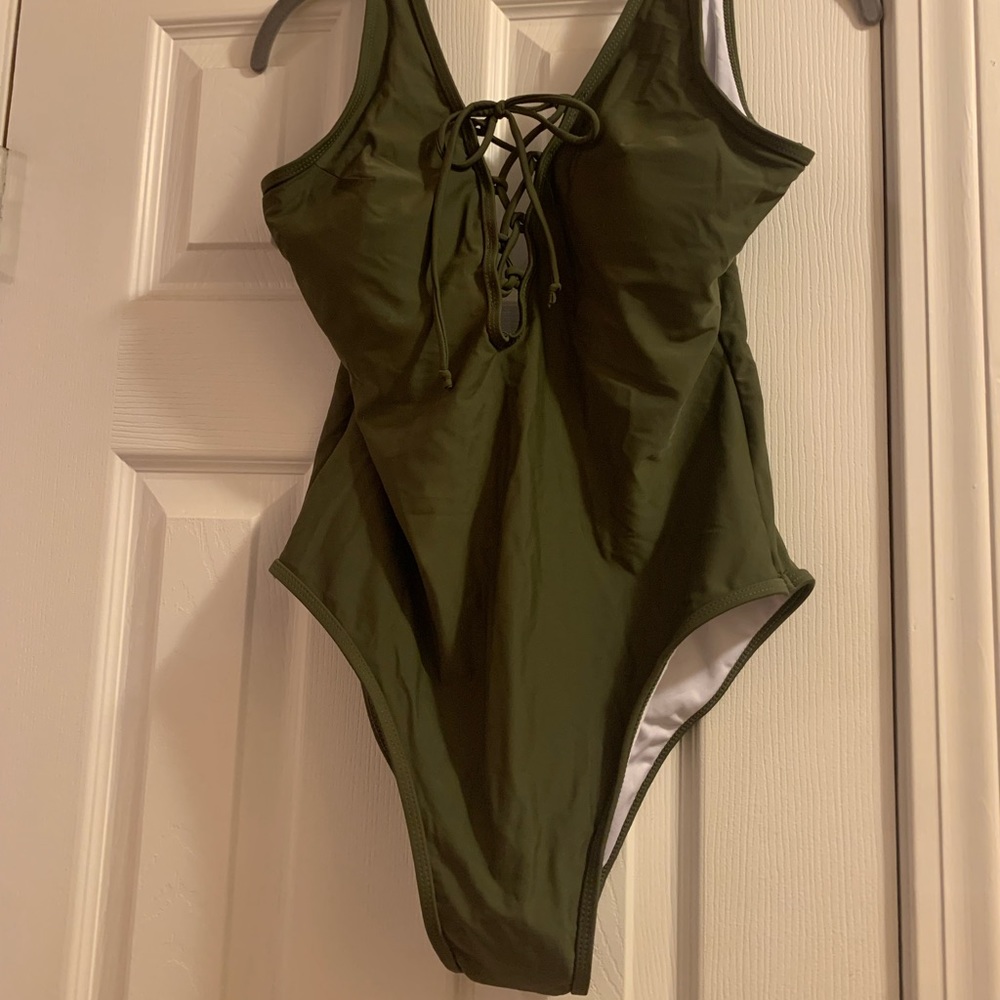 NWT CUPSHE One Piece Bathing Suit